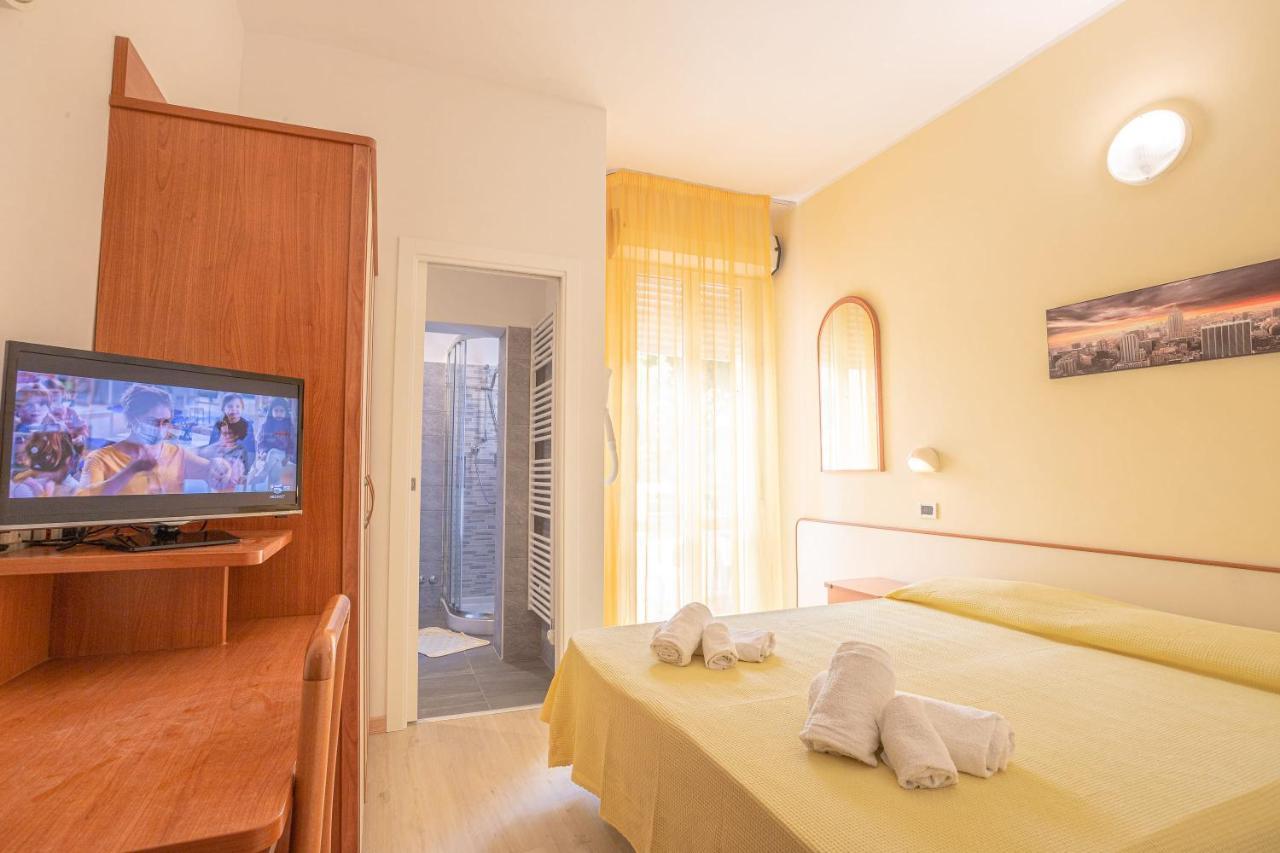 Hotel Paola Garden - Nuova Gestione Bellariva Di Rimini エクステリア 写真