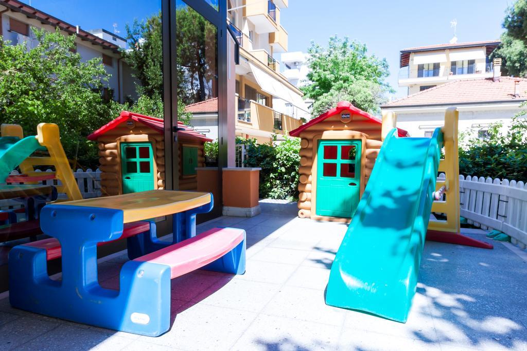 Hotel Paola Garden - Nuova Gestione Bellariva Di Rimini エクステリア 写真